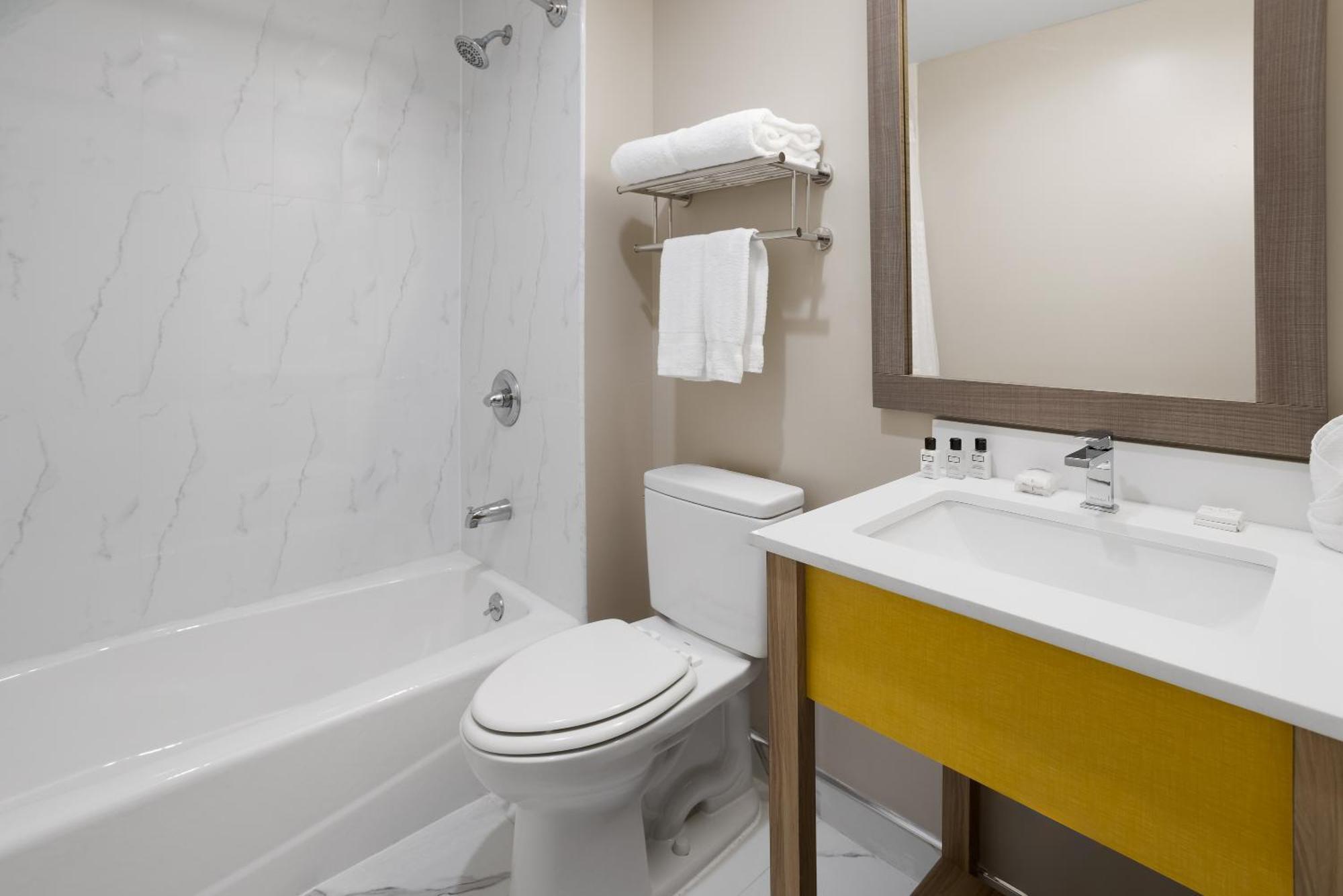 Days Inn By Wyndham Staten Island New York Exterior foto