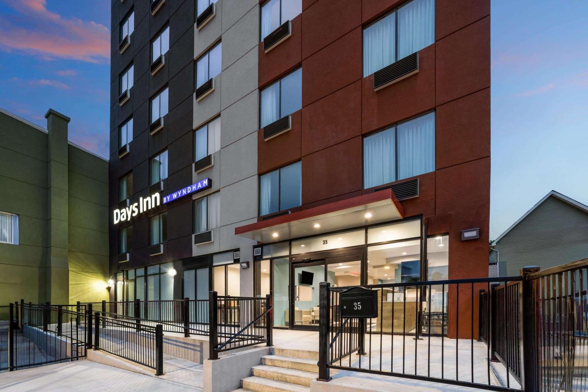 Days Inn By Wyndham Staten Island New York Exterior foto